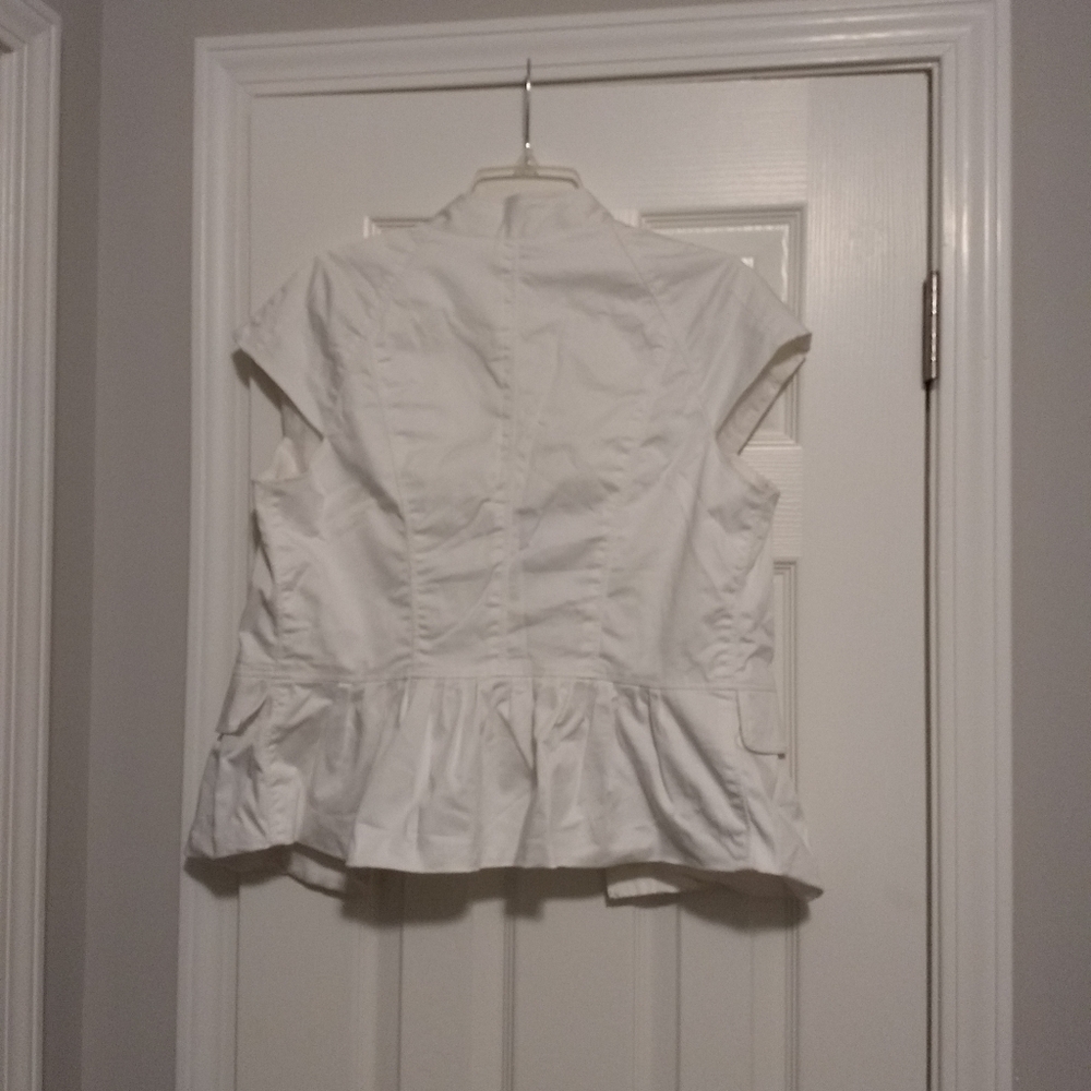 White structured summer jacket - image 3